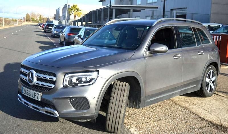 Usado Mercedes GLB200 150 CV (110 kW) 2021 Gris / plata SUV