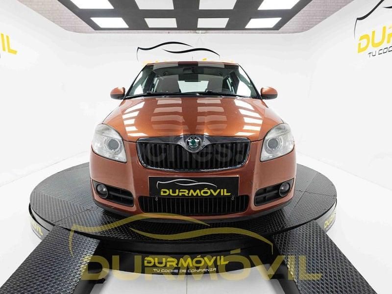 Usado Skoda Fabia 80 CV (58 kW) 2009 Naranja Berlina
