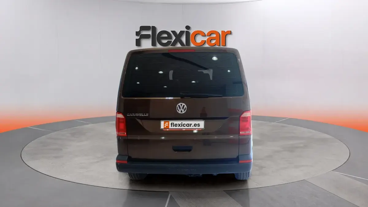 Usado VW Caravelle 114 CV (83 kW) 2019 Marrón Van