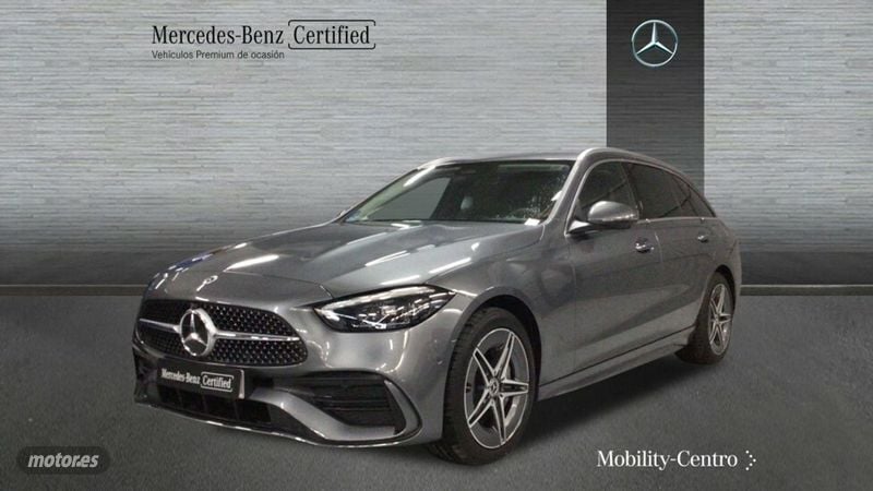 Gris selenita Usado 2024 Mercedes C300e AMG line Familiar | 52.900 € (Precio justo) - Imagen 1/4