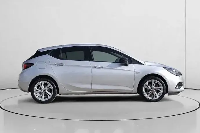 Usado Opel Astra GS Line 110 CV (80 kW) 2021