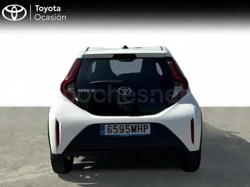 Usado Toyota Aygo X Play 72 CV (52 kW) 2023 Blanco SUV