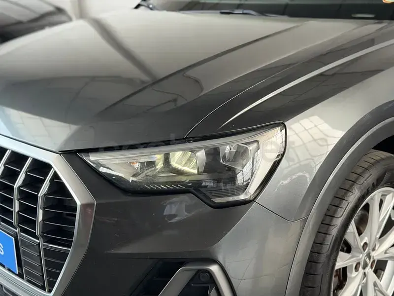 Usado Audi Q3 S-Line 150 CV (110 kW) 2019 Gris / plata SUV