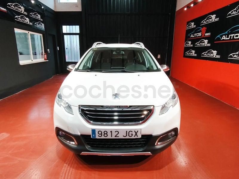 Usado Peugeot 2008 Active 100 CV (73 kW) 2015 Blanco SUV