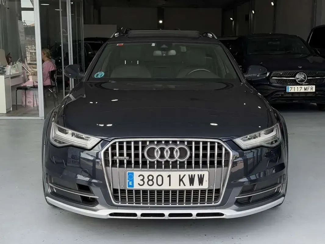 Usado Audi A6 Allroad 272 CV (200 kW) 2019 Azul Familiar