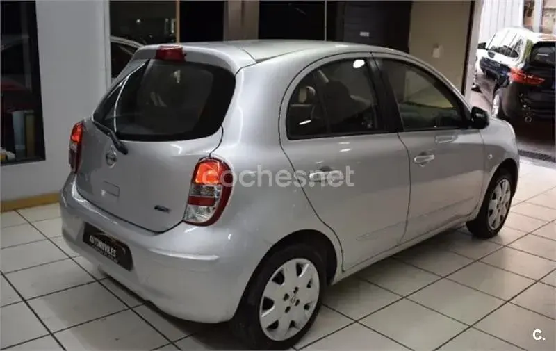 Usado Nissan Micra 80 CV (58 kW) 2012 Gris / plata Utilitario