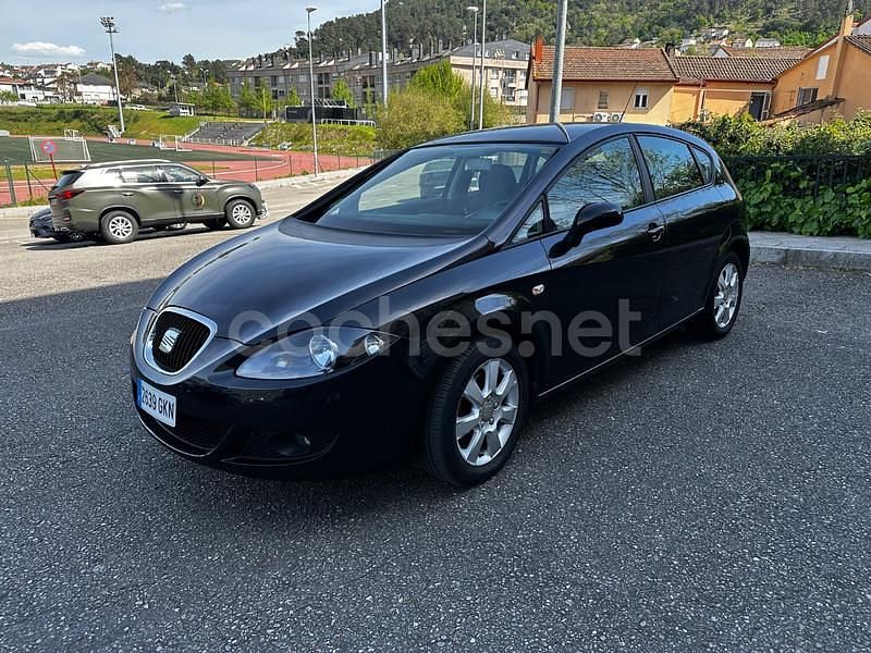 Usado Seat Leon Ecomotive 105 CV (77 kW) 2009 Negro Berlina