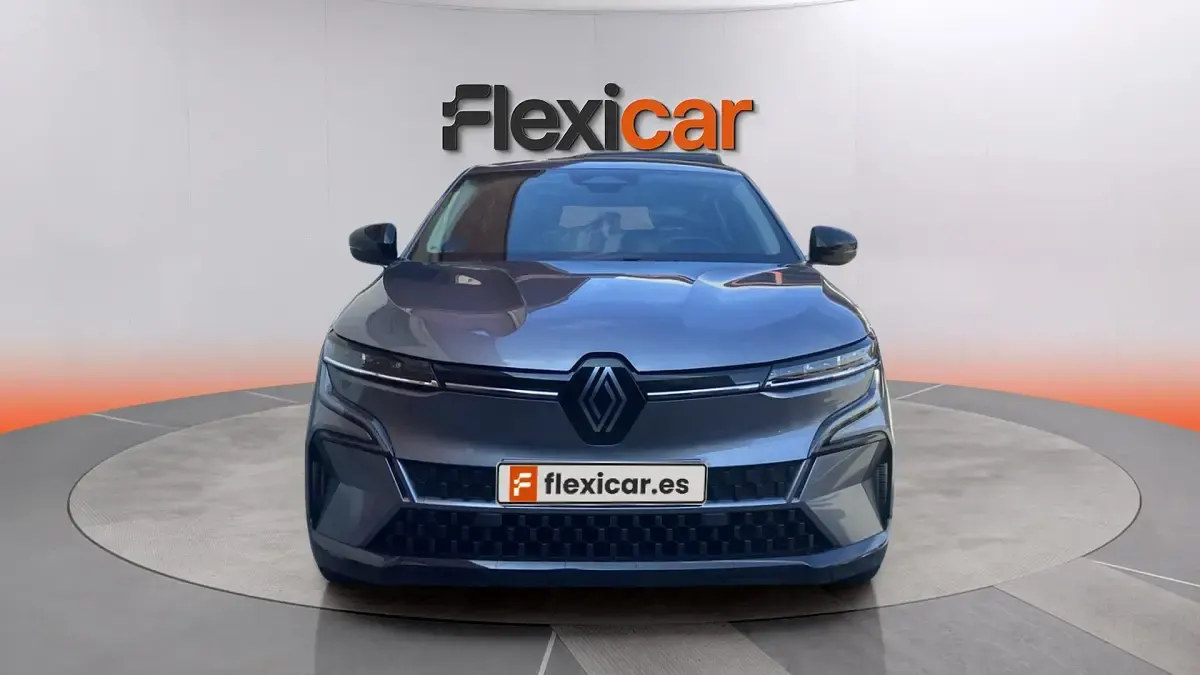 Usado Renault Megane E-Tech Equilibre 95 kW (130 CV) 2022 Gris Berlina