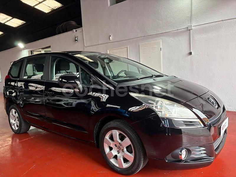 Usado Peugeot 5008 110 CV (80 kW) 2010 Negro Monovolumen