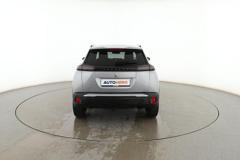 Usado Peugeot 2008 Allure 101 CV (74 kW) 2023 Gris SUV