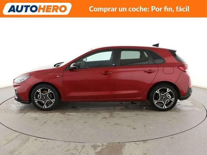 Usado Hyundai i30 N Line 120 CV (88 kW) 2023 Rojo Utilitario