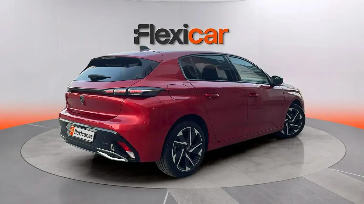 Usado Peugeot 308 Allure 131 CV (96 kW) 2024 Rojo Berlina
