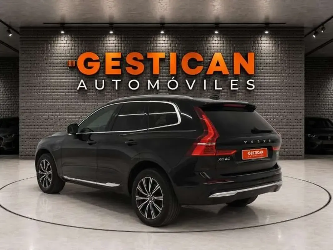 Usado Volvo XC60 Inscription 351 CV (258 kW) 2022 Negro SUV
