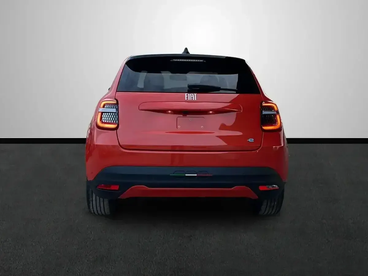 Nuevo Fiat 600E La Prima 114 kW (156 CV) 2025 Naranja
