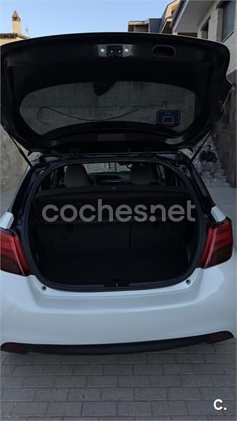 Usado Toyota Yaris 99 CV (72 kW) 2016 Blanco Berlina