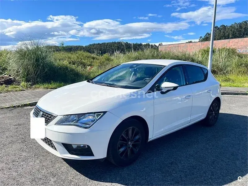 Usado Seat Leon Style 115 CV (84 kW) 2019 Blanco Berlina