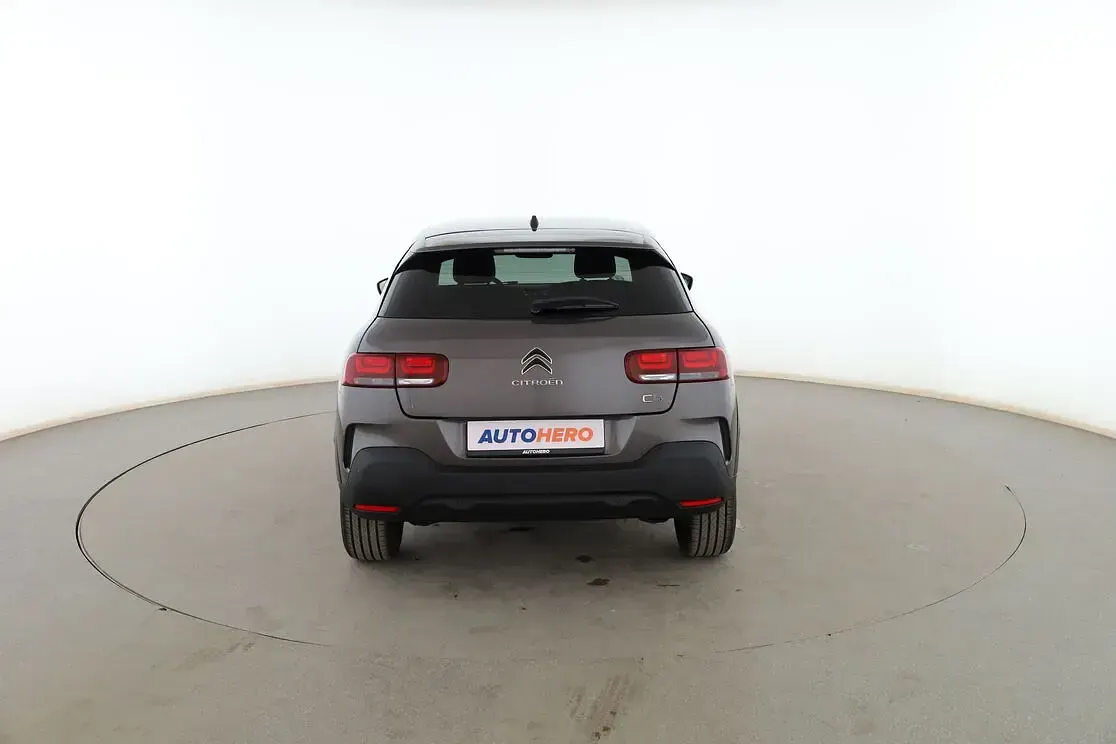 Usado Citroën C4 Shine 110 CV (80 kW) 2019 Gris SUV