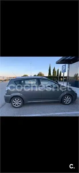 Usado Toyota Corolla Verso Luna 116 CV (85 kW) 2004 Gris / plata Monovolumen