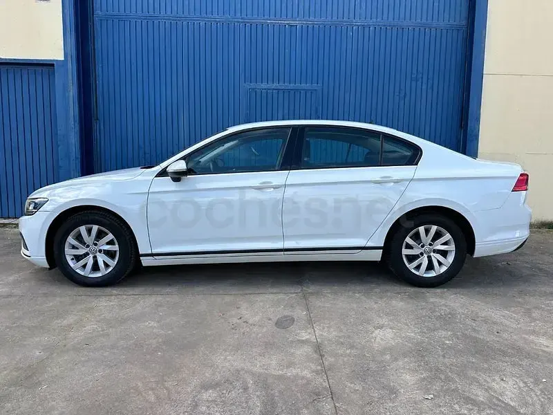 Usado VW Passat Business 120 CV (88 kW) 2020 Blanco Berlina
