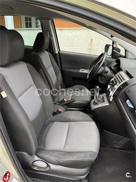 Usado Mazda 5 Active 143 CV (105 kW) 2007 Beige Monovolumen