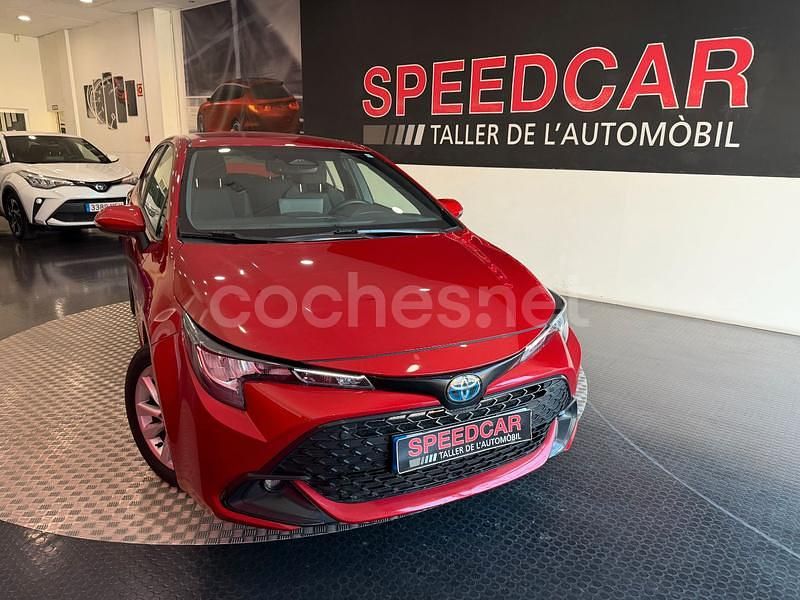 Granate Usado 2024 Toyota Corolla Active Berlina | 26.400 € (Un poco caro) - Imagen 1/4