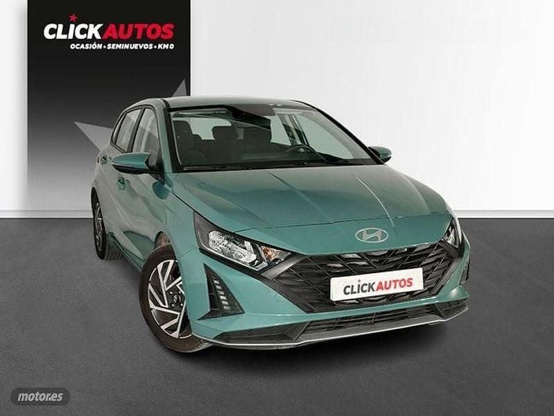 Usado Hyundai i20 85 CV (62 kW) 2024 Verde Utilitario