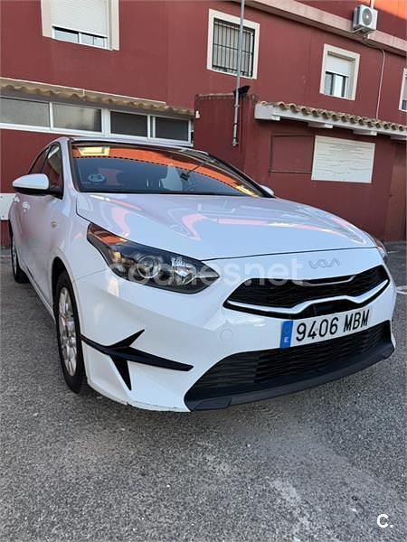 Usado Kia Ceed 100 CV (73 kW) 2022 Blanco Utilitario