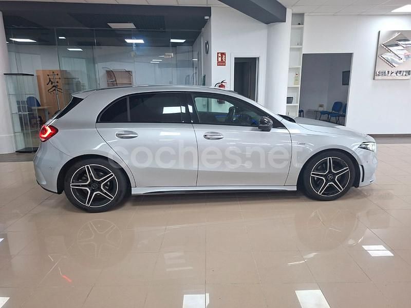 Usado Mercedes A200 150 CV (110 kW) 2022 Gris / plata Berlina