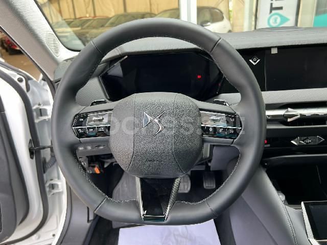 Usado DS Automobiles DS4 Trocadero 130 CV (95 kW) 2022 Blanco Berlina