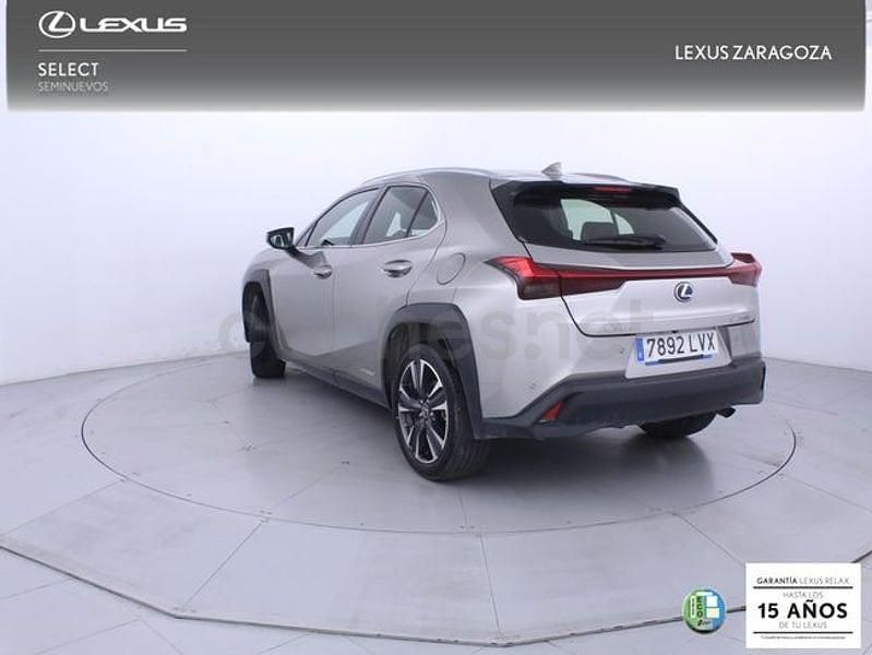 Usado Lexus UX 184 CV (135 kW) 2022 Gris / plata SUV