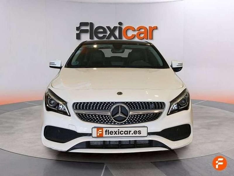 Usado Mercedes CLA180 122 CV (89 kW) 2018 Blanco Berlina