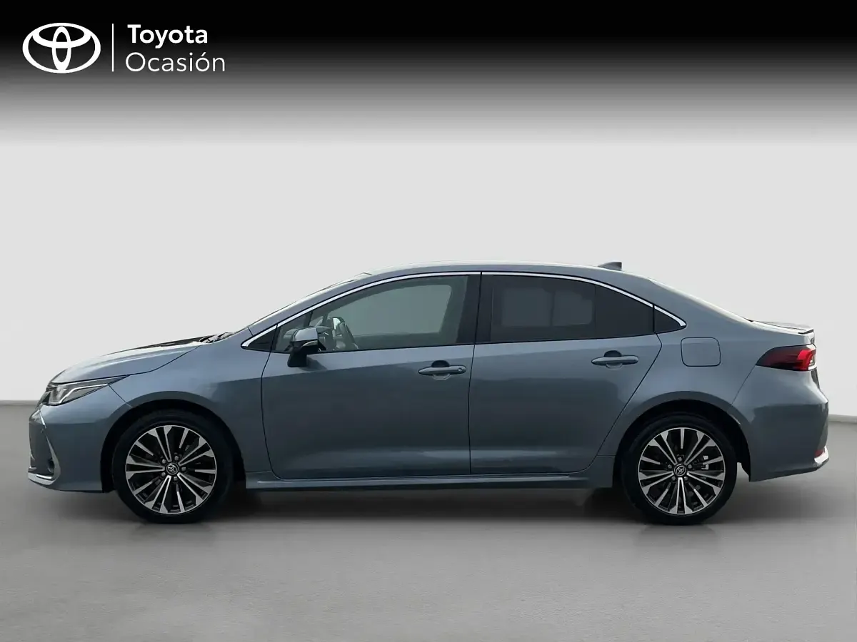 Usado Toyota Corolla Plus 140 CV (102 kW) 2025 Gris / plata Berlina