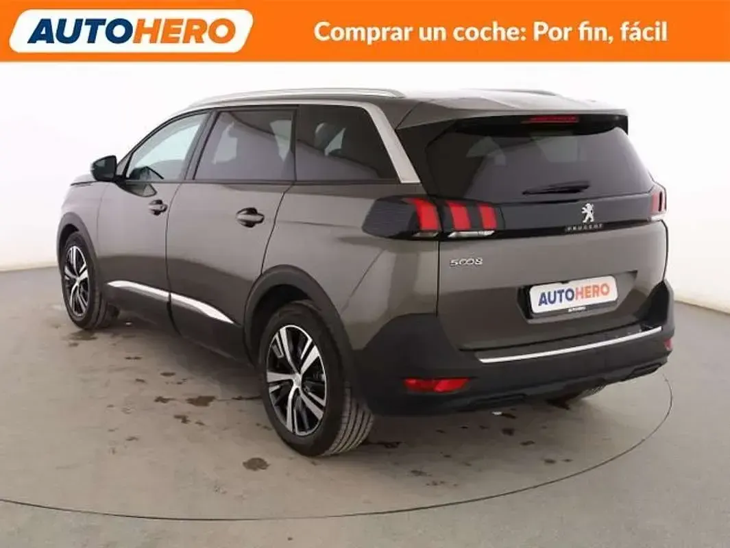 Usado Peugeot 5008 Allure 131 CV (96 kW) 2020 Gris SUV