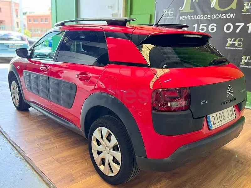 Usado Citroën C4 Cactus Feel 92 CV (67 kW) 2015 Rojo Utilitario
