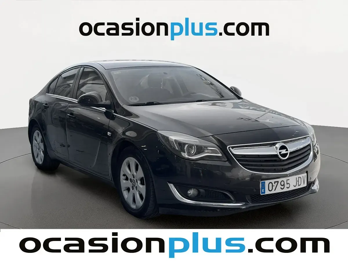 Usado Opel Insignia Selective 140 CV (102 kW) 2015 Negro Berlina