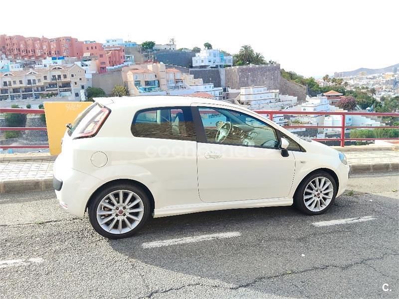 Blanco Usado 2010 Fiat Punto Evo Sport Utilitario | 5500 € (Precio justo) - Imagen 1/4