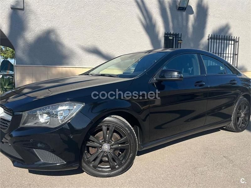 Usado Mercedes CLA200 136 CV (100 kW) 2014 Negro Berlina