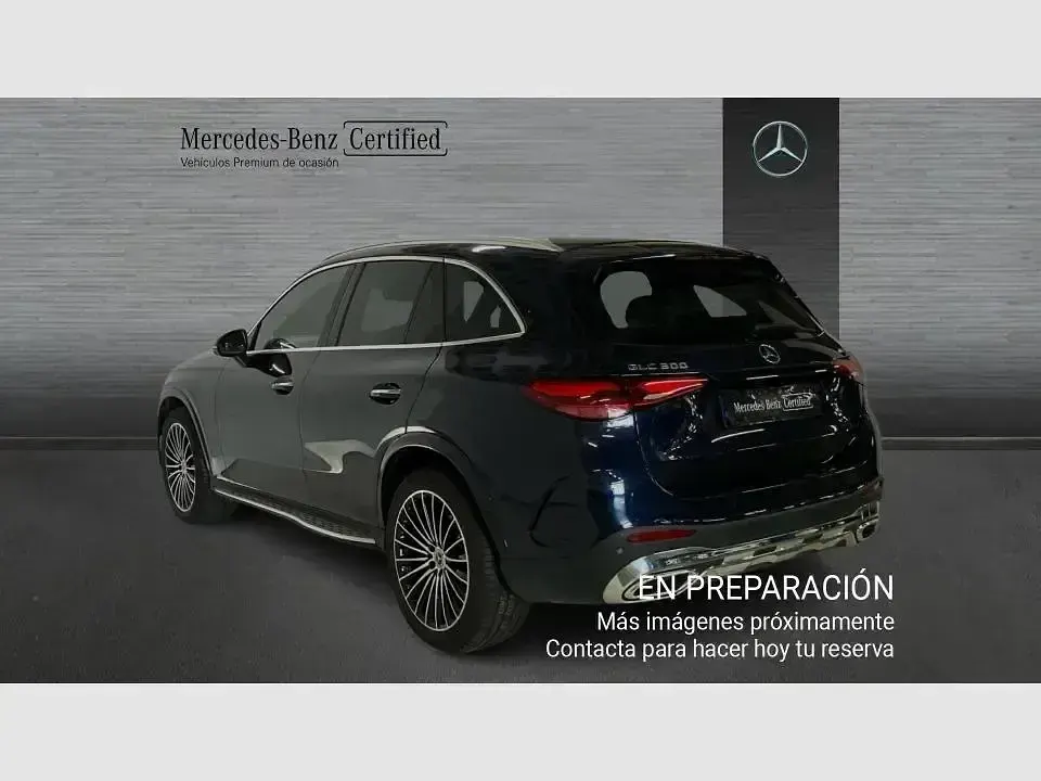 Usado Mercedes GLC300 AMG line 258 CV (189 kW) 2023 Azul SUV