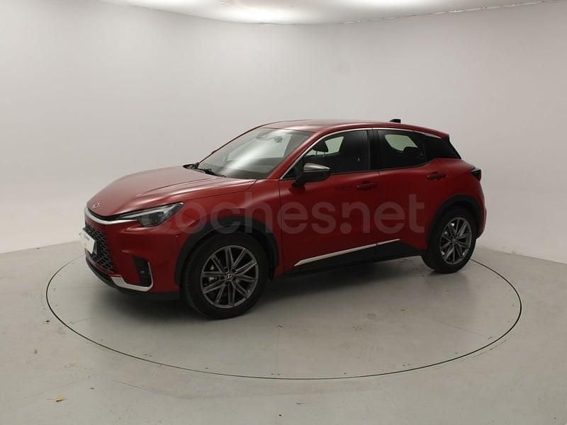 Usado Lexus LBX 136 CV (100 kW) 2025 Rojo SUV