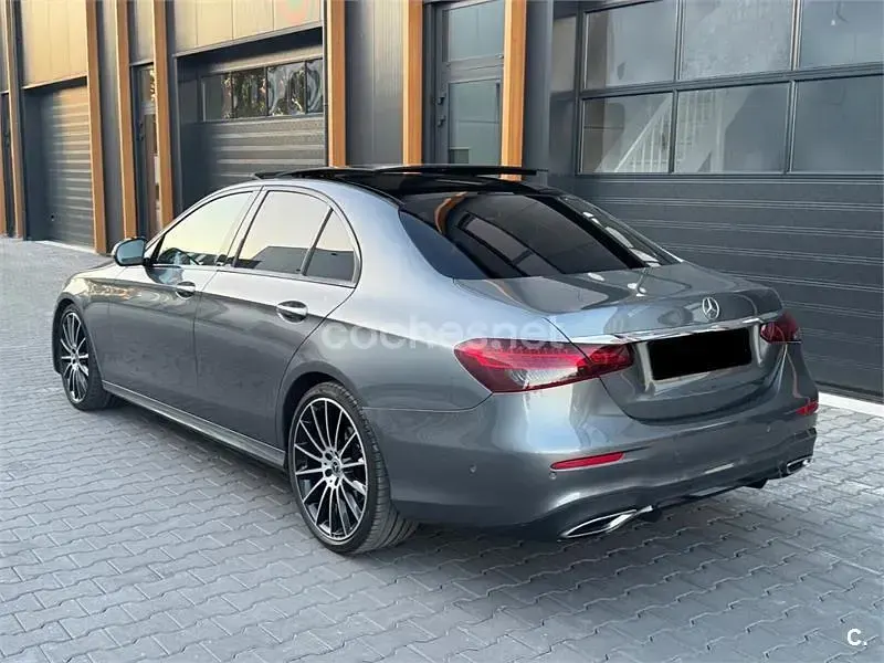 Käytetty Mercedes E200 160 HP (117 kW) 2021 Harmaa Sedan