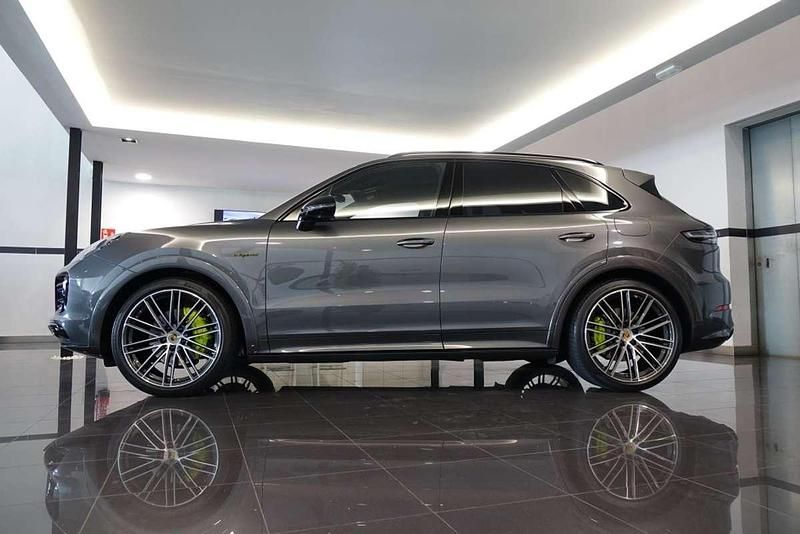 Usado Porsche Cayenne 462 CV (339 kW) 2019 Gris SUV