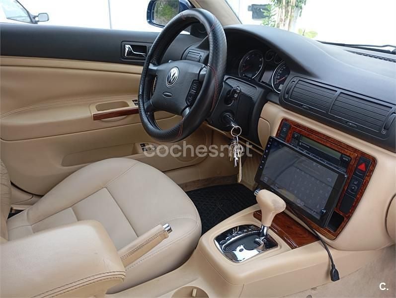 Usado VW Passat Highline 193 CV (141 kW) 2003 Azul Berlina