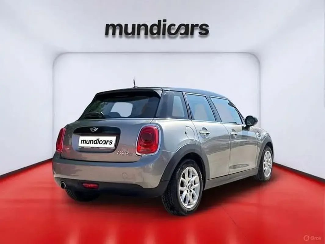 Usado Mini Cooper D 116 CV (85 kW) 2018 Gris Utilitario