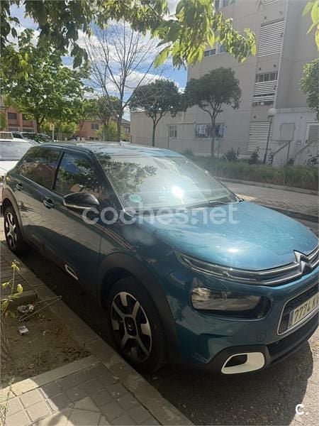 Begagnad Citroën C4 Live 110 HK (80 kW) 2019 Blå Sedan