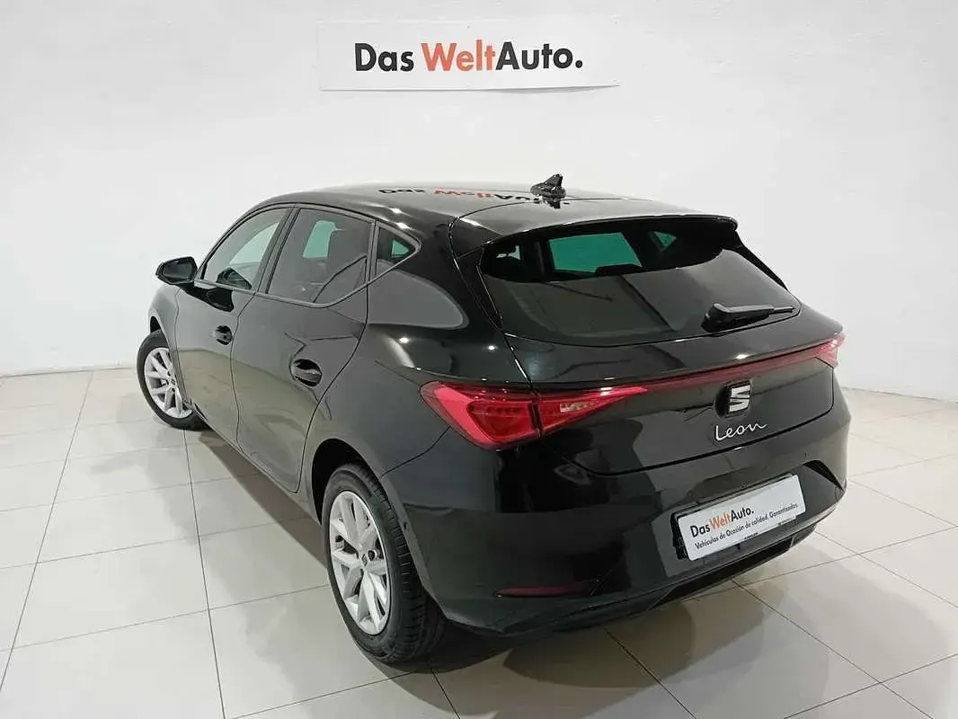 Usado Seat Leon ST FR 116 CV (85 kW) 2025 Blanco Familiar