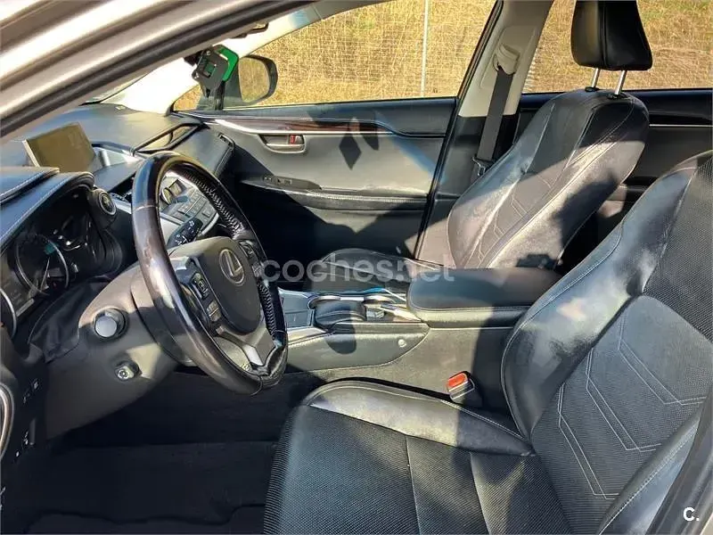 Usado Lexus NX300h Luxury Line 197 CV (144 kW) 2015 Gris / plata SUV