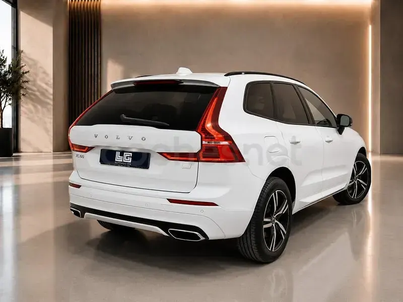 Usado Volvo XC60 R-Design 350 CV (257 kW) 2021 Blanco SUV