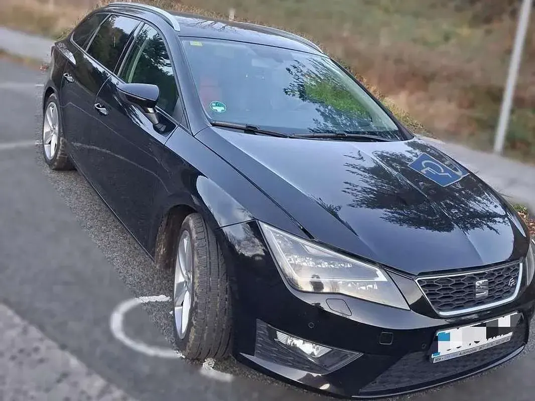 Usado Seat Leon ST FR 150 CV (110 kW) 2015 Negro Familiar