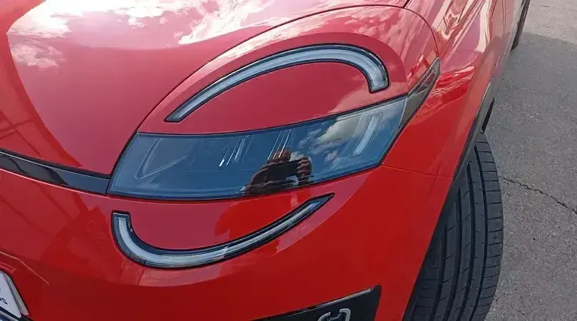 Nuevo Nissan Micra N-Connecta 88 kW (120 CV) 2026 Mars red black metalizado Utilitario