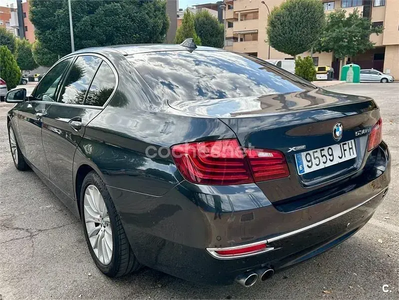 Usado BMW 530 258 CV (189 kW) 2015 Gris / plata Berlina